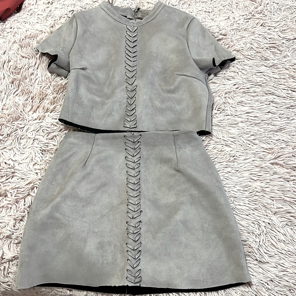 Missguided set top size 8 skirt size 6 light purple suede